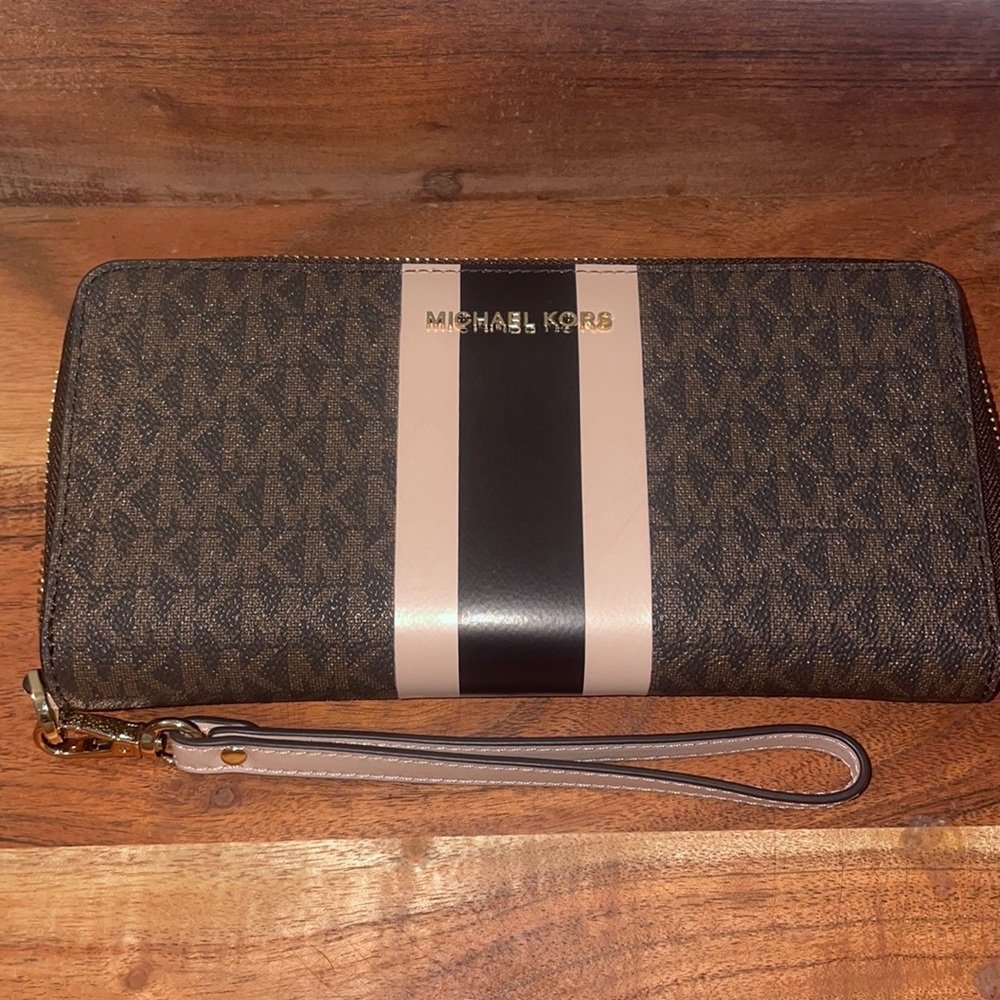 Micheal Kors Wallet